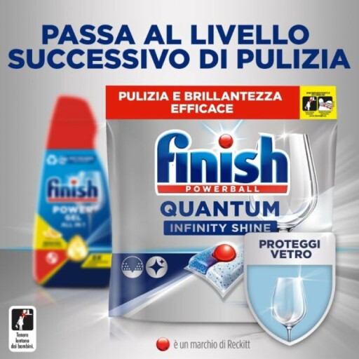 Produits Finish Powergel disposés sur une table.