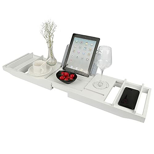 Plateau de baignoire avec tablette, verre à vin et tasse.