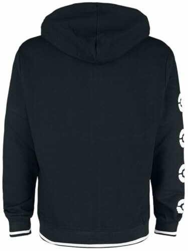 Vue arrière d'un sweat à capuche noir avec motif sur la manche