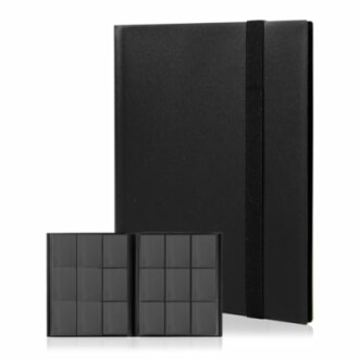 Carnet noir avec porte-cartes ouvert et fermé.