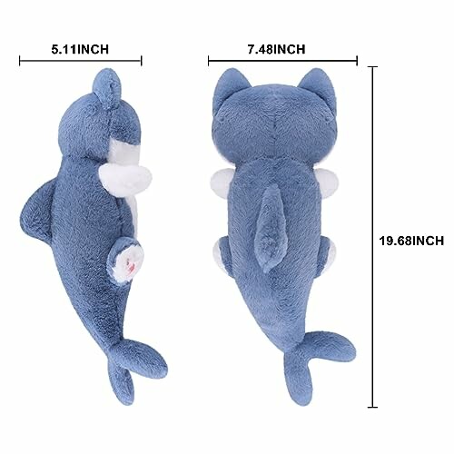 Deux peluches dauphins bleus avec dimensions indiquées.