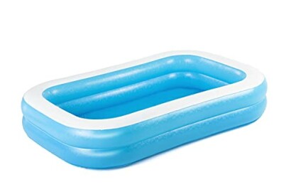 Piscine gonflable bleue pour enfants.