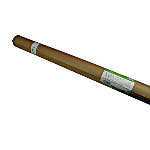 Rouleau de papier brun sur fond blanc.