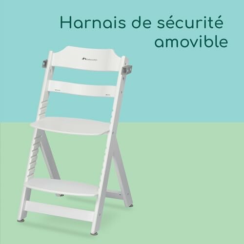 Chaise haute pour enfant avec harnais de sécurité amovible.