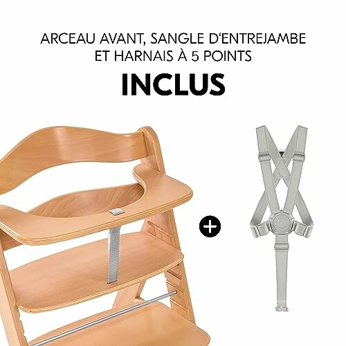 Chaise haute en bois avec harnais de sécurité inclus.