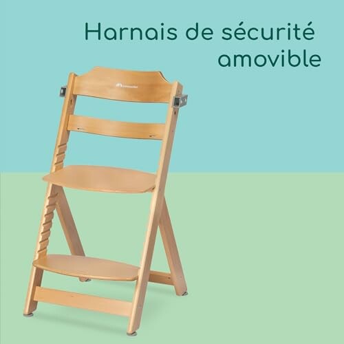 Chaise haute en bois avec harnais de sécurité amovible.