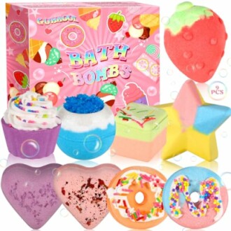Ensemble de bombes de bain colorées en forme de desserts et étoiles.