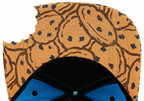 Casquette avec motif de biscuits et morsure