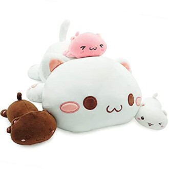 Peluches d'animaux mignons empilées