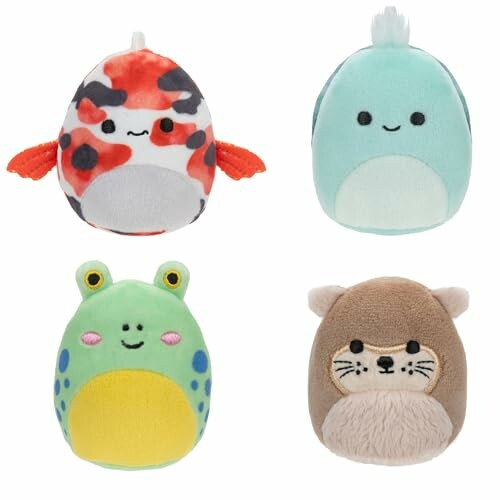 Quatre peluches d'animaux aquatiques mignons.