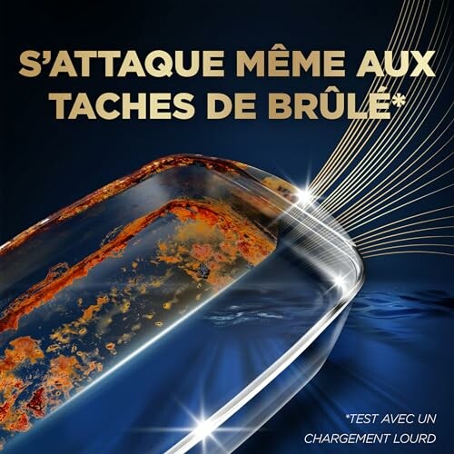 Nettoyant attaquant les taches de brûlure sur un plat.