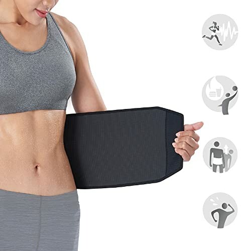 Femme portant une ceinture amincissante pour la taille
