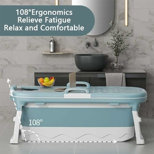 Baignoire pliable avec tablette et support, salle de bain moderne.