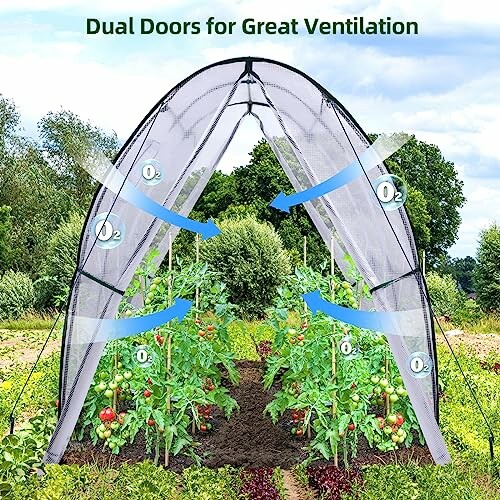 Tunnel de jardin avec portes doubles pour ventilation.