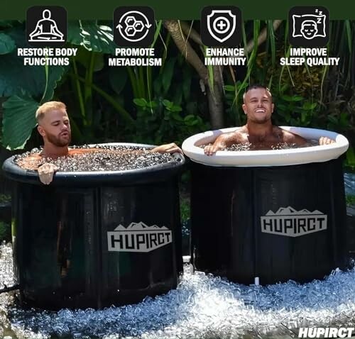 Deux hommes dans des bains de glace avec des bienfaits pour la santé affichés.