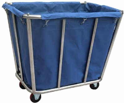 Chariot de linge industriel bleu avec roulettes.