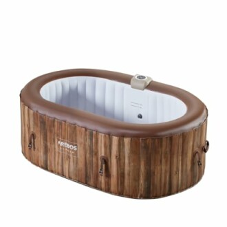 Bain à remous gonflable marron en bois.