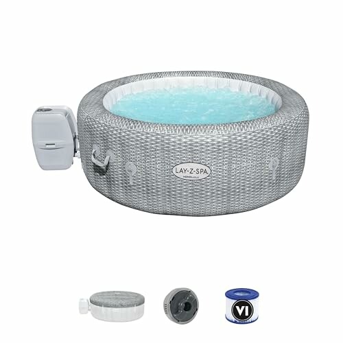 Jacuzzi gonflable avec texture tressée et accessoires.
