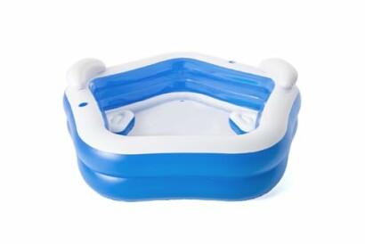 Piscine gonflable bleue et blanche pour enfants.