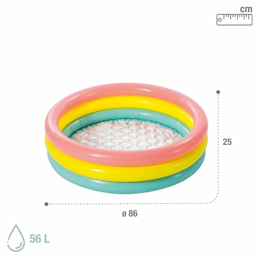 Piscine gonflable pour enfants avec trois anneaux colorés.