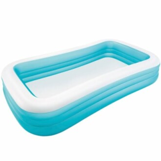 Piscine gonflable rectangulaire bleue et blanche.