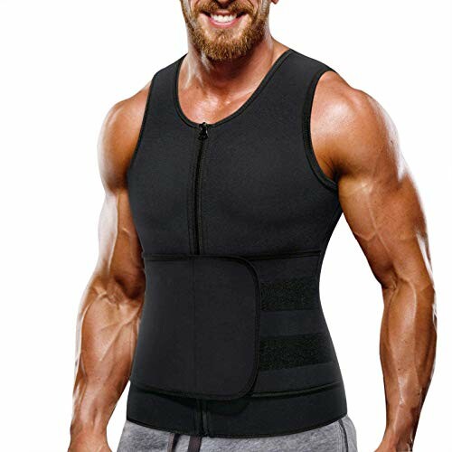 Homme portant un débardeur de compression noir.