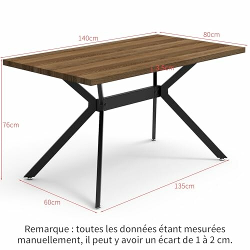 Table à manger moderne en bois avec pieds métalliques noirs.