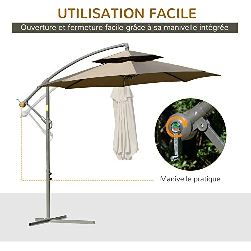 Parasol d'extérieur avec manivelle intégrée pour ouverture facile.