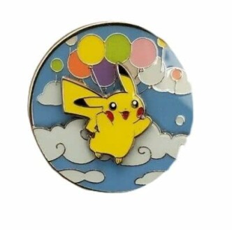 Pikachu volant avec des ballons colorés dans le ciel.