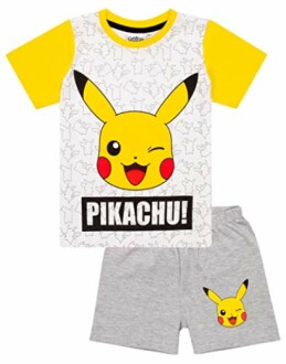 Pyjama pour enfant avec Pikachu imprimé.