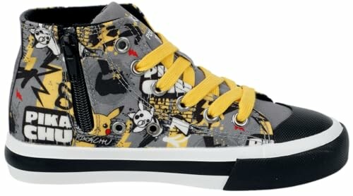 Chaussure montante avec motif Pikachu et lacets jaunes.