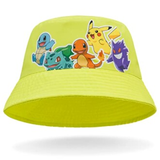 Chapeau bob avec des personnages Pokémon colorés.