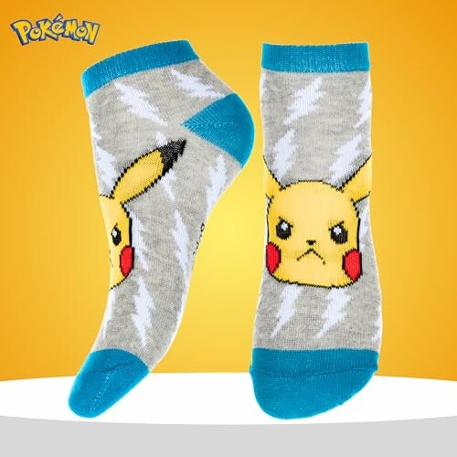 Chaussettes grises avec Pikachu et motifs éclairs