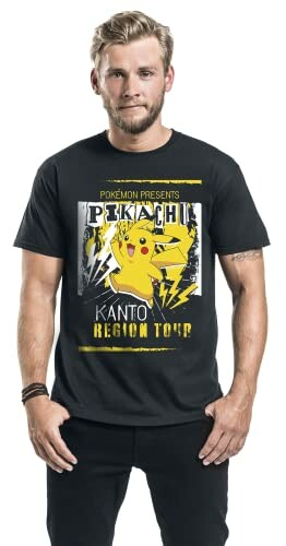 Homme portant un t-shirt Pikachu Kanto Region Tour.