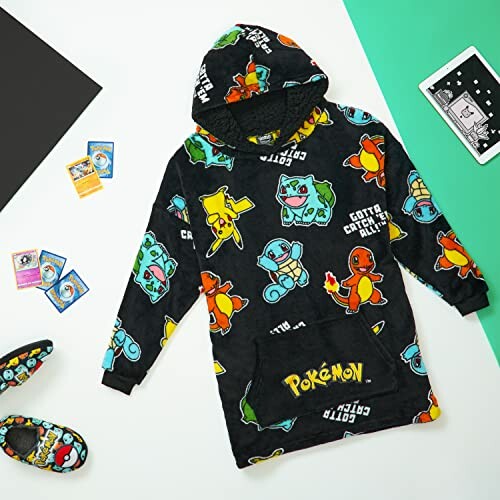 Couverture à capuche Pokémon avec Pikachu, Bulbizarre, Salamèche et Carapuce