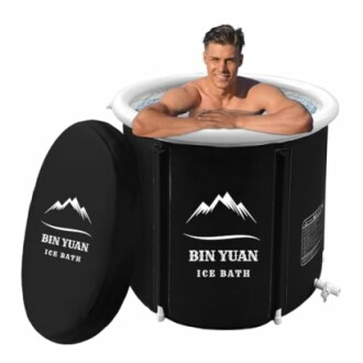 Homme dans une baignoire à glace Bin Yuan.