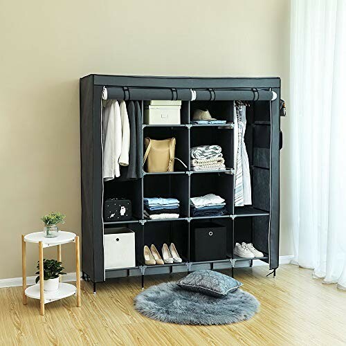 Armoire portable avec vêtements et accessoires organisés