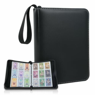 Classeur à cartes de collection avec cartes à l'intérieur.