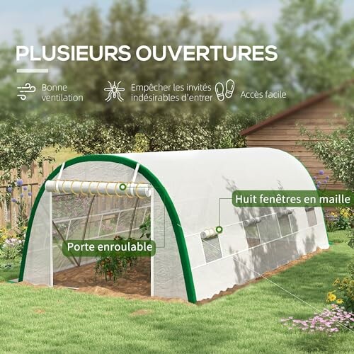 Tunnel de serre pour jardin avec plusieurs ouvertures.