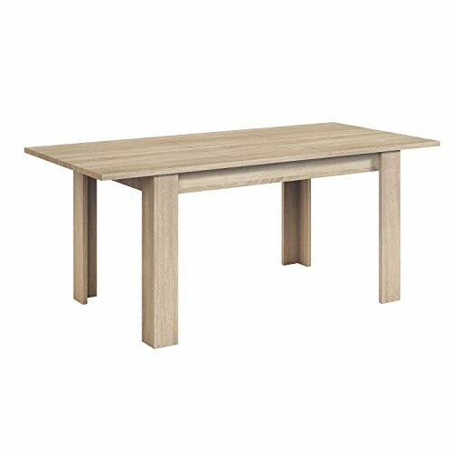 Table à manger en bois clair.